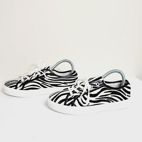 Ann Taylor  - Picture 1 of 11